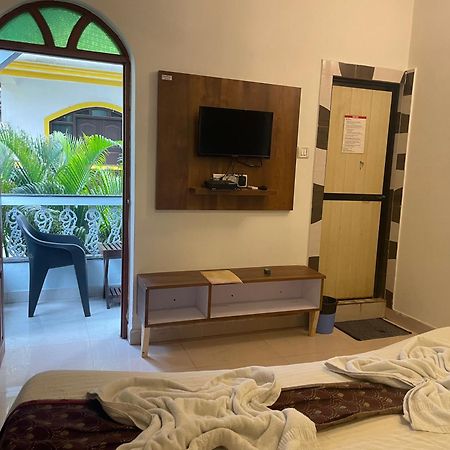 Baga Beach Ocean 卡兰古特 外观 照片