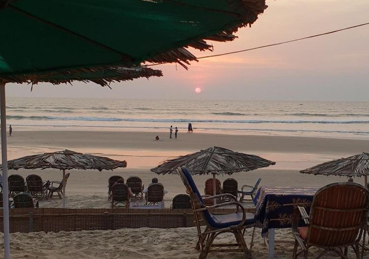 Baga Beach Ocean 卡兰古特 外观 照片